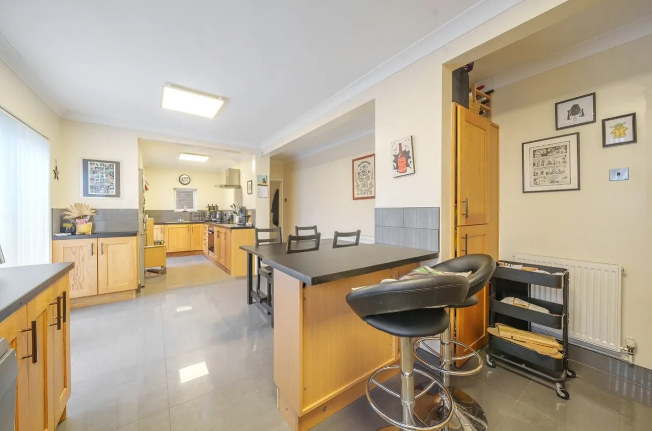 Snape Hill Crescent, Dronfield, S18, photo 2