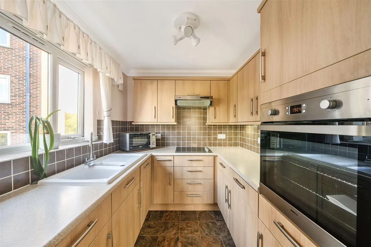 Poole Road, Bournemouth, BH2, photo 4