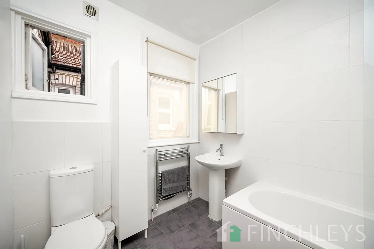 Princes Avenue, London, N3, photo 15