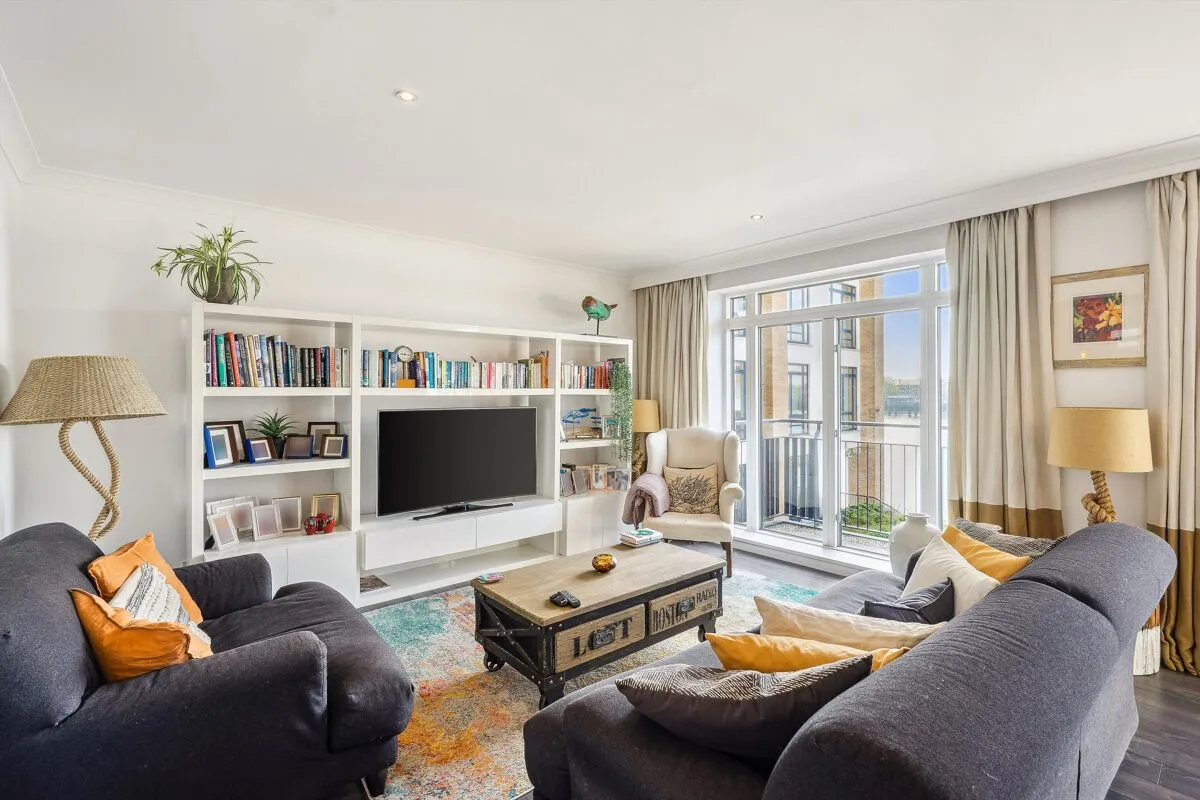 3 bed flat for sale, Wapping High Street, London, E1W