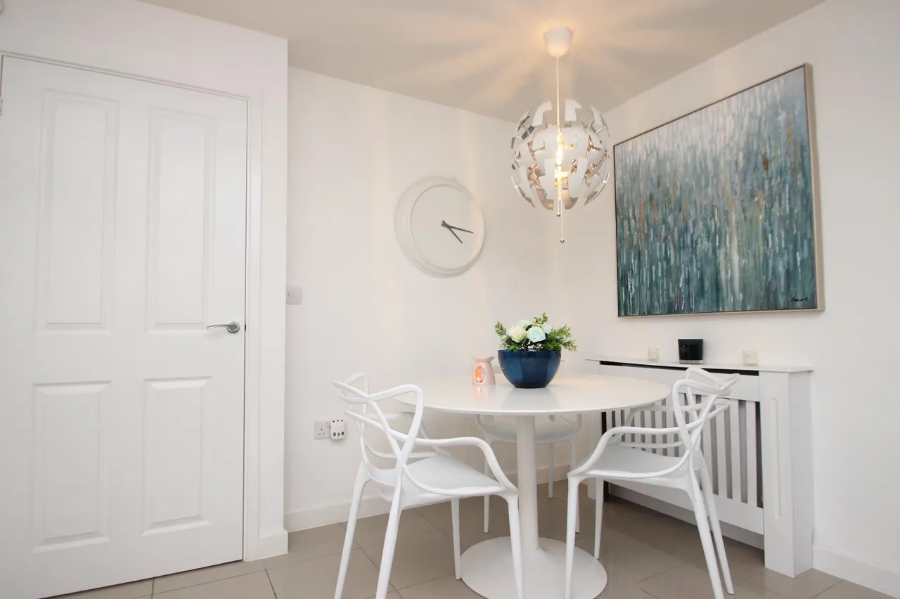 Laburnum Gardens, Seacroft, LS14, photo 8