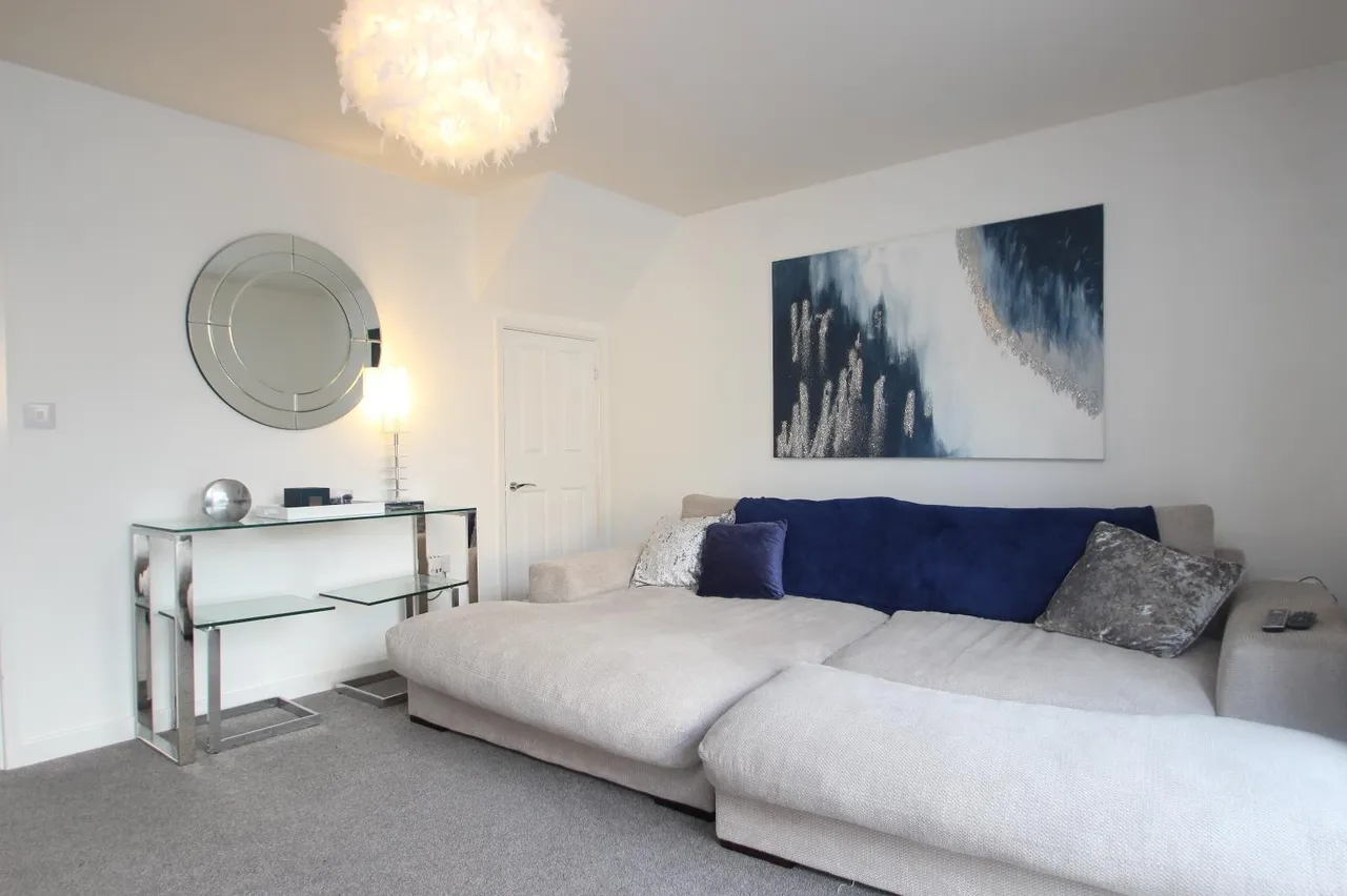 Laburnum Gardens, Seacroft, LS14, photo 6