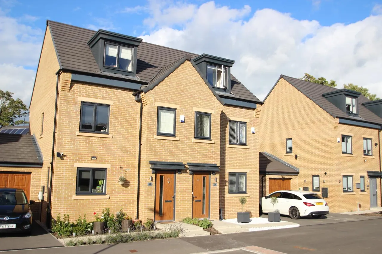 Laburnum Gardens, Seacroft, LS14, photo 16