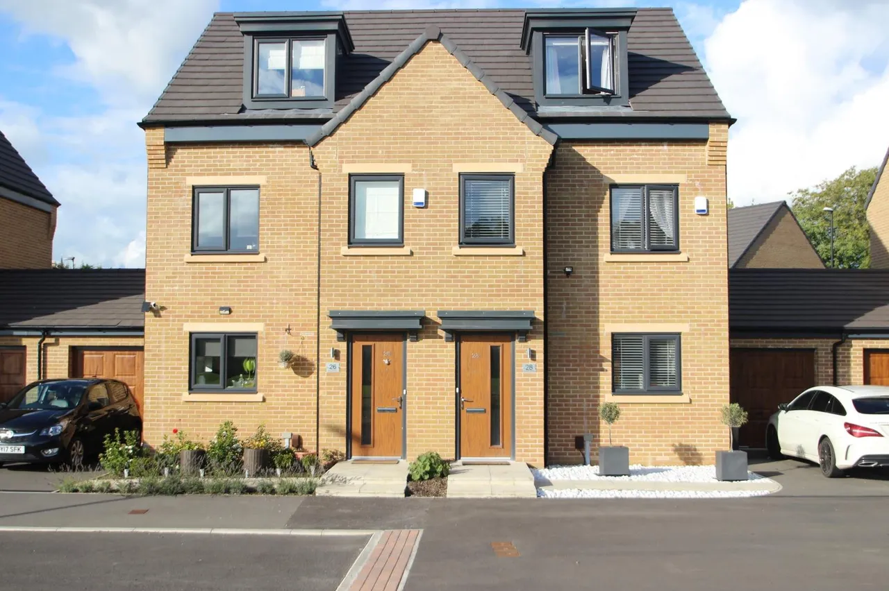 3 bed house to rent, Laburnum Gardens, Seacroft, LS14