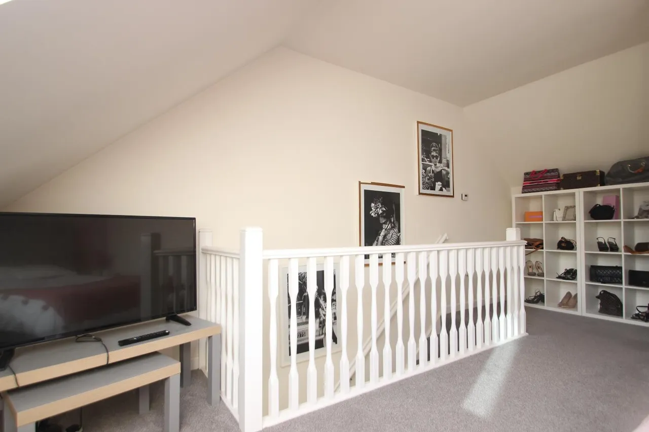 Laburnum Gardens, Seacroft, LS14, photo 11