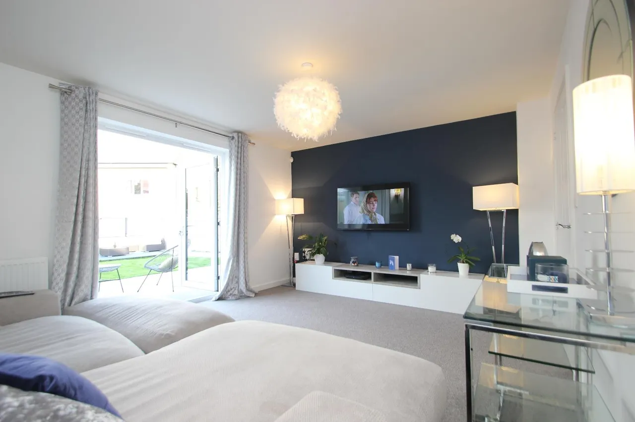 Laburnum Gardens, Seacroft, LS14, photo 4