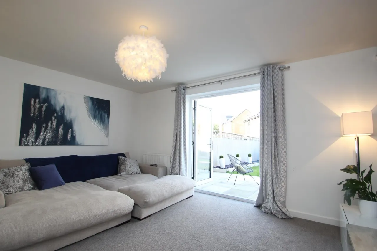 Laburnum Gardens, Seacroft, LS14, photo 5
