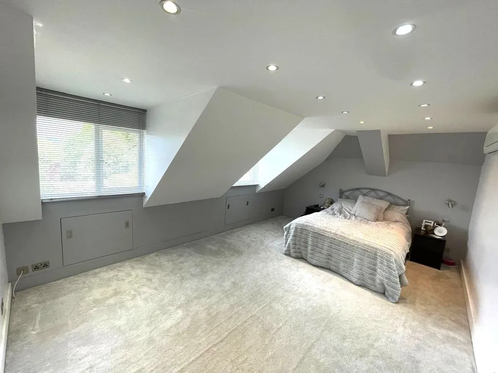 New Road, Bourne End SL8 5BJ, photo 8