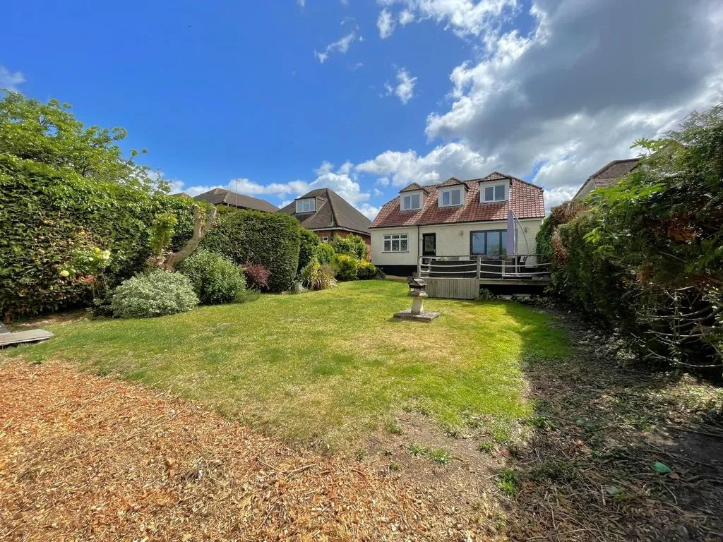 New Road, Bourne End SL8 5BJ, photo 14