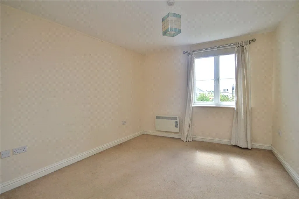 Tudor Way, Knaphill, GU21, photo 6