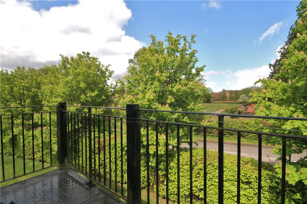 Tudor Way, Knaphill, GU21, photo 5
