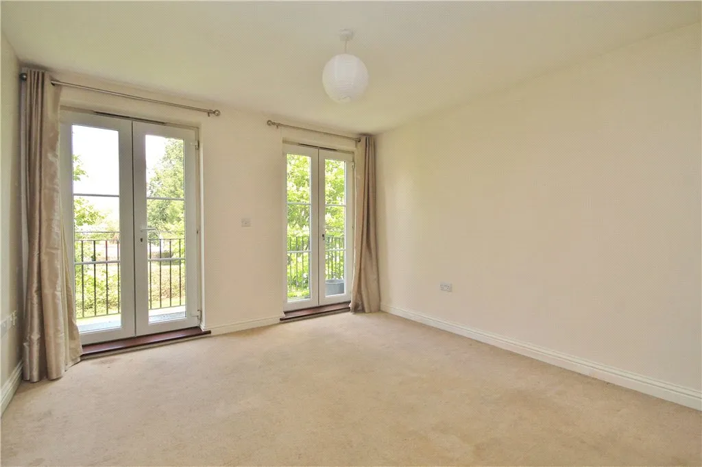 Tudor Way, Knaphill, GU21, photo 2