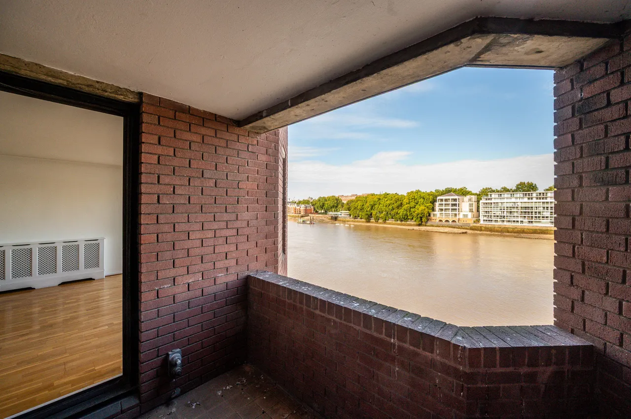 London, SW8, photo 6