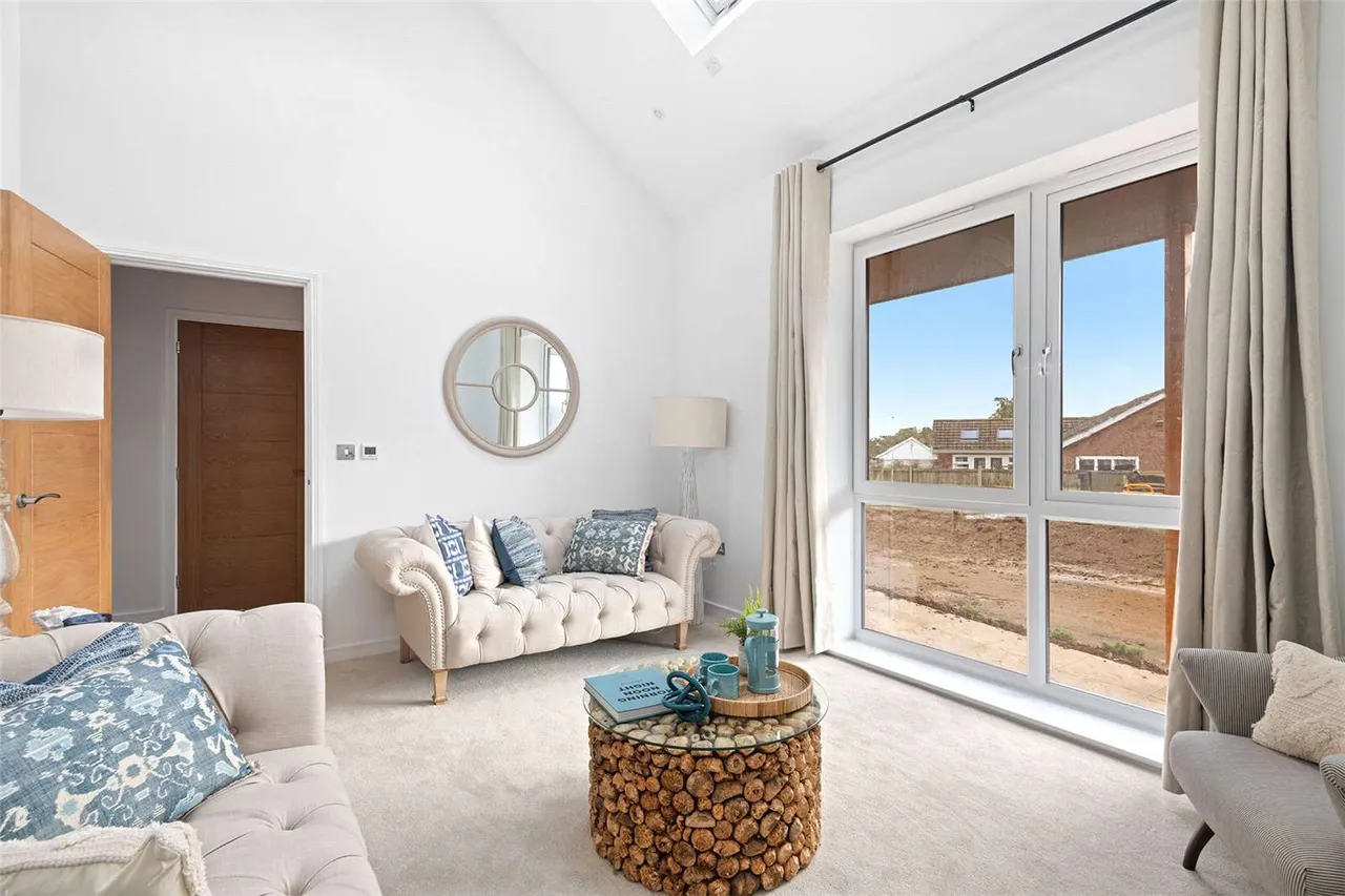 Burton Cove, St. Nicholas Drive, Caister-on-Sea, Great Yarmouth, NR30 5QW, photo 3