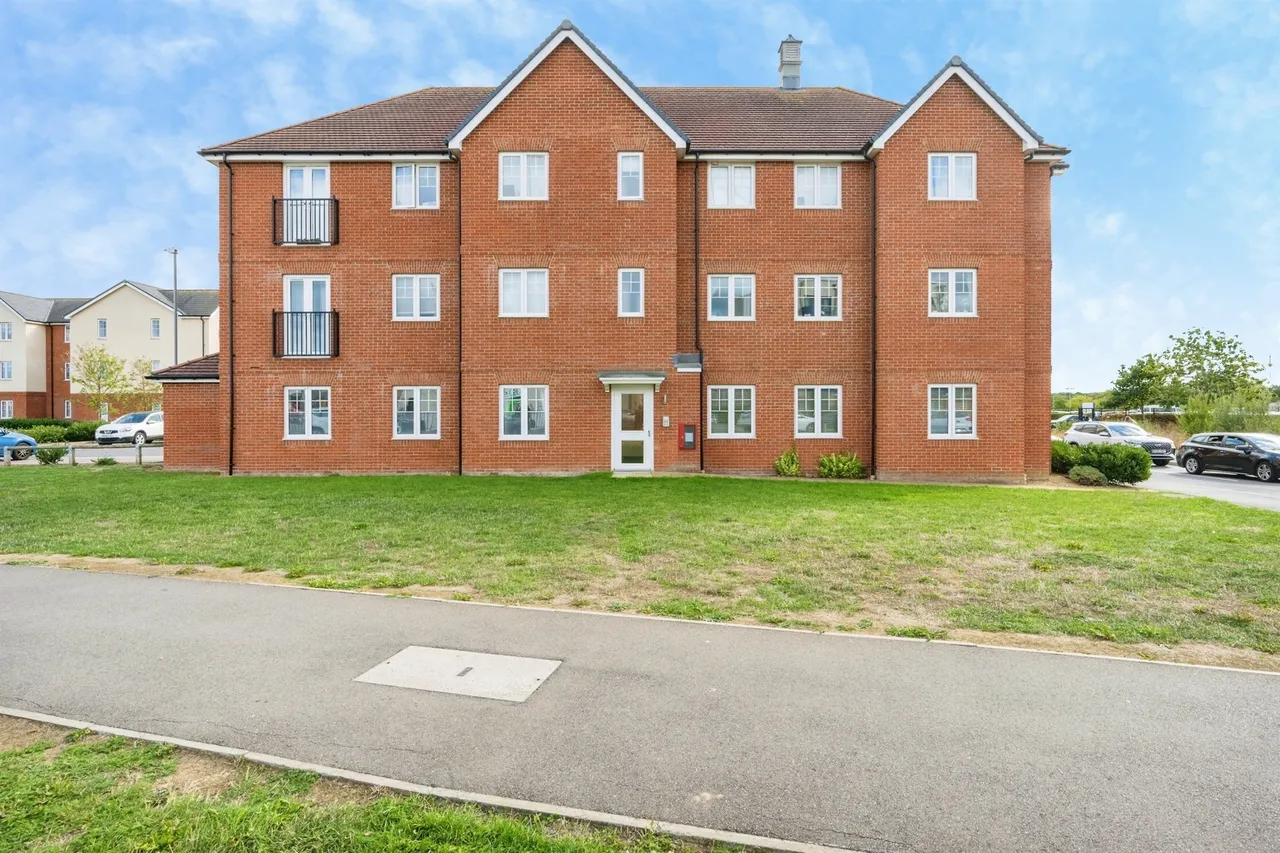 Elton Close, Aylesbury, HP18, photo 11