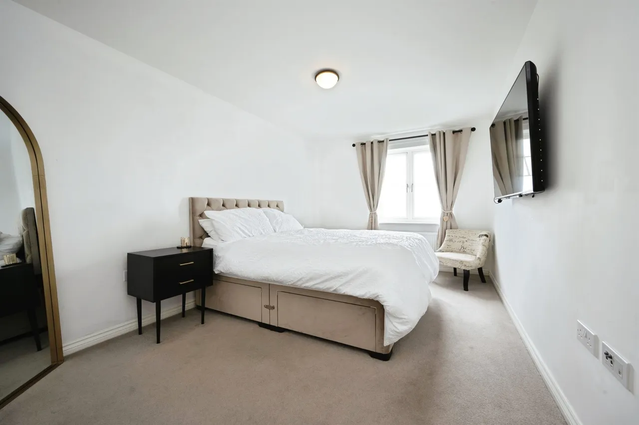 Elton Close, Aylesbury, HP18, photo 4