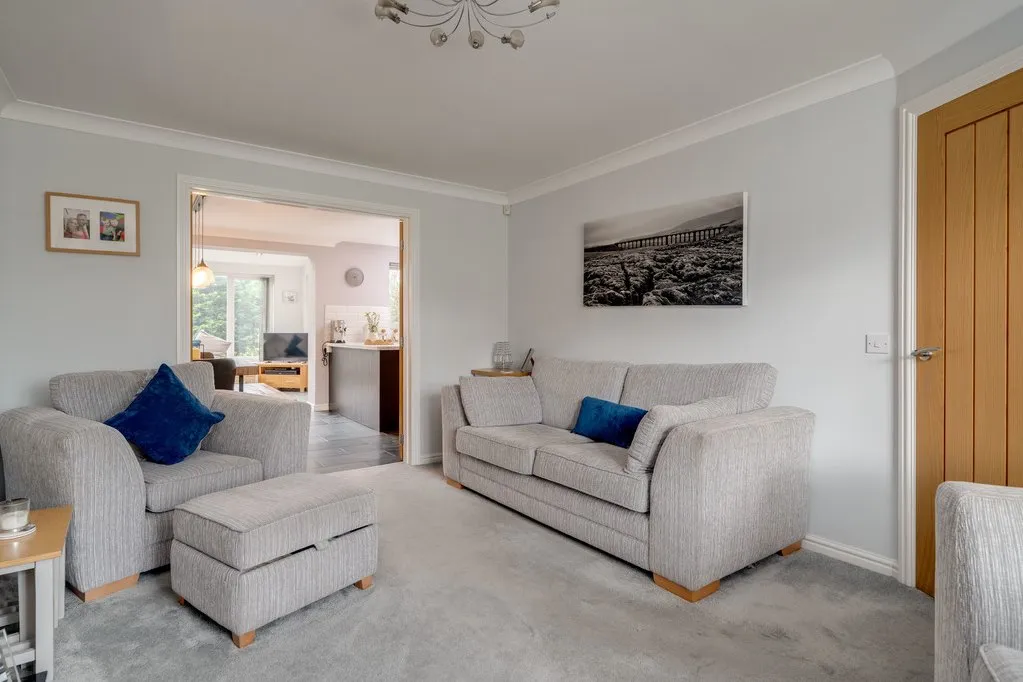 Howley Close, Gomersal BD19 4PF, photo 7