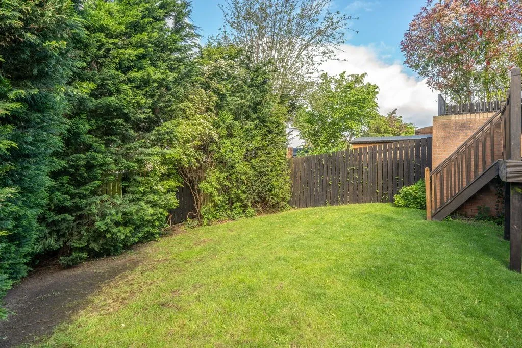 Howley Close, Gomersal BD19 4PF, photo 16