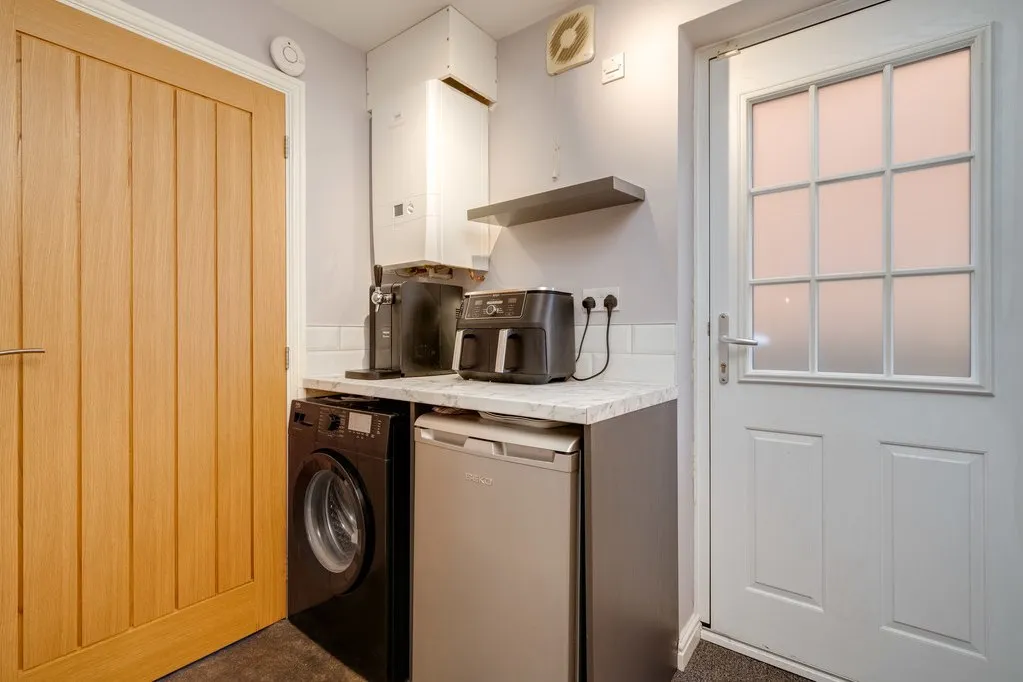 Howley Close, Gomersal BD19 4PF, photo 18