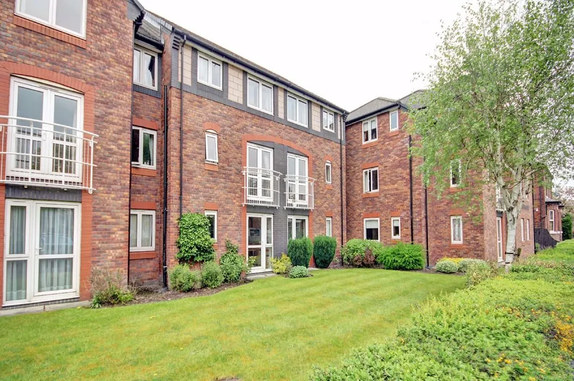 Mayfair Court, Timperley, Cheshire WA15 6UB, photo 20