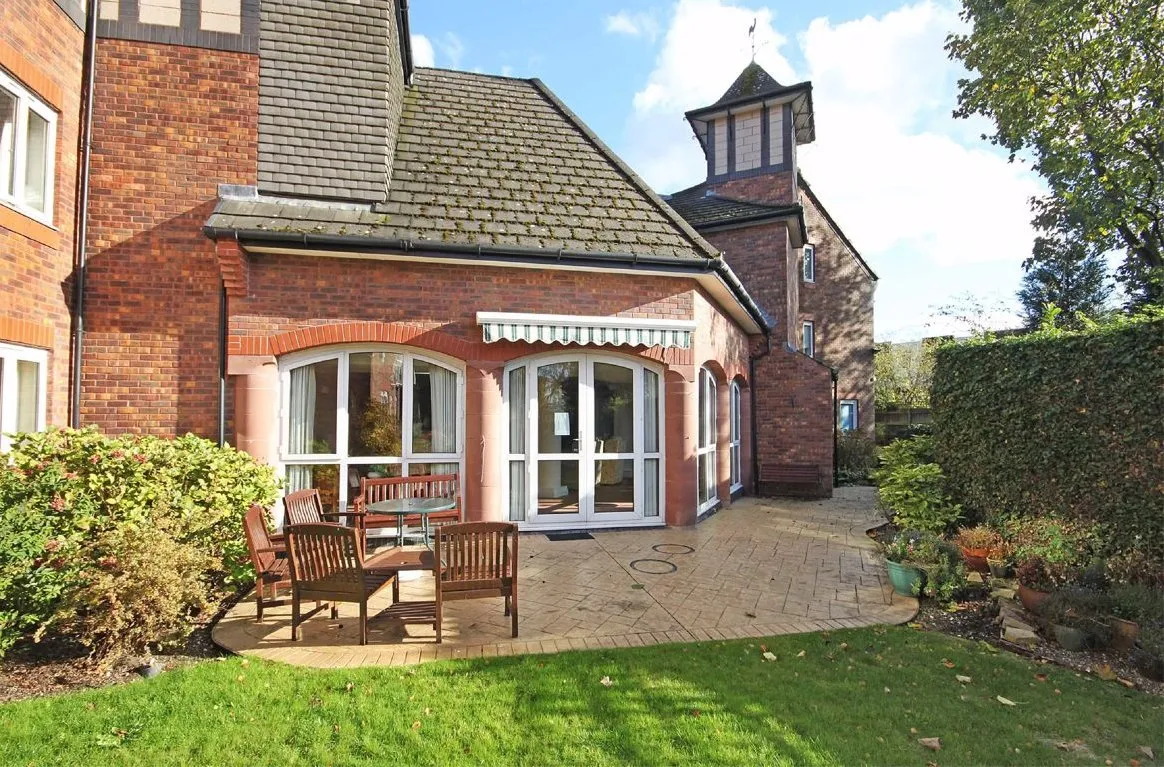 Mayfair Court, Timperley, Cheshire WA15 6UB, photo 5