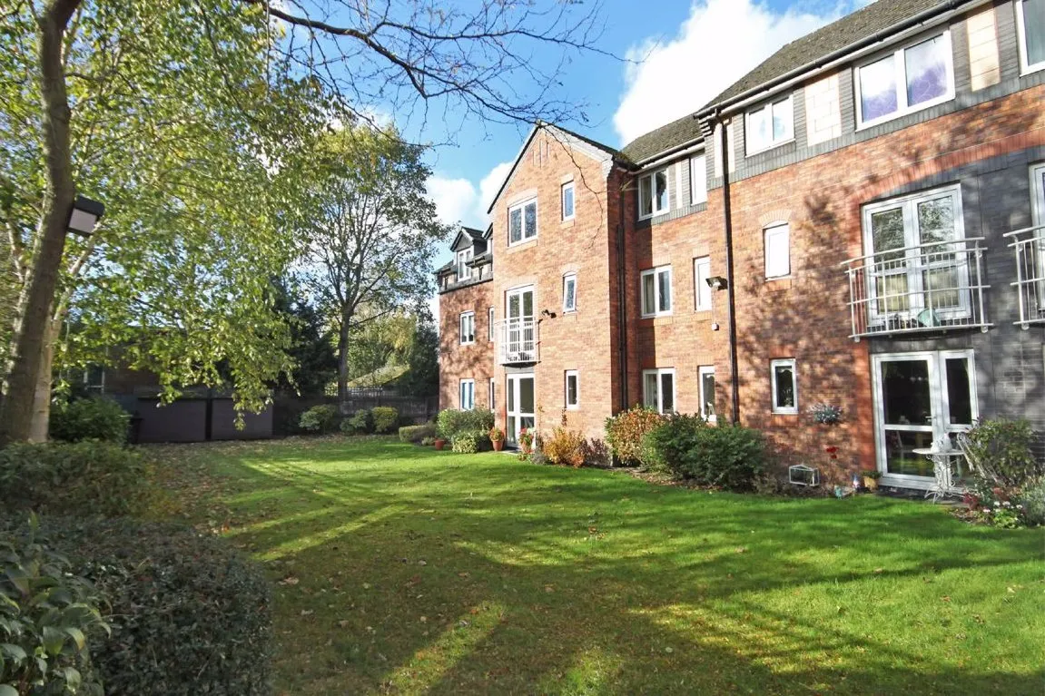 Mayfair Court, Timperley, Cheshire WA15 6UB, photo 21
