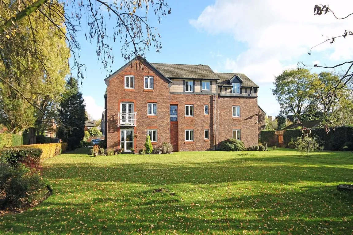 Mayfair Court, Timperley, Cheshire WA15 6UB, photo 19