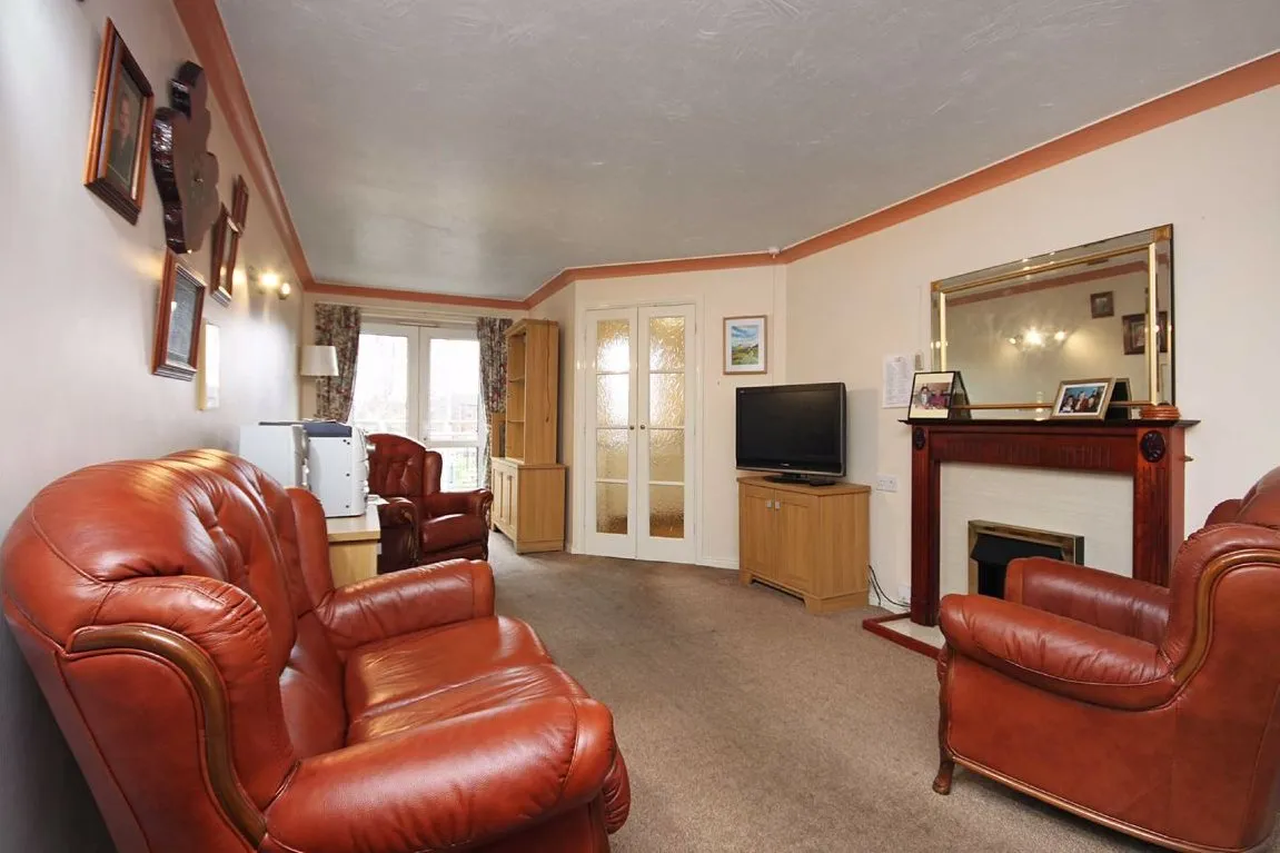 Mayfair Court, Timperley, Cheshire WA15 6UB, photo 7