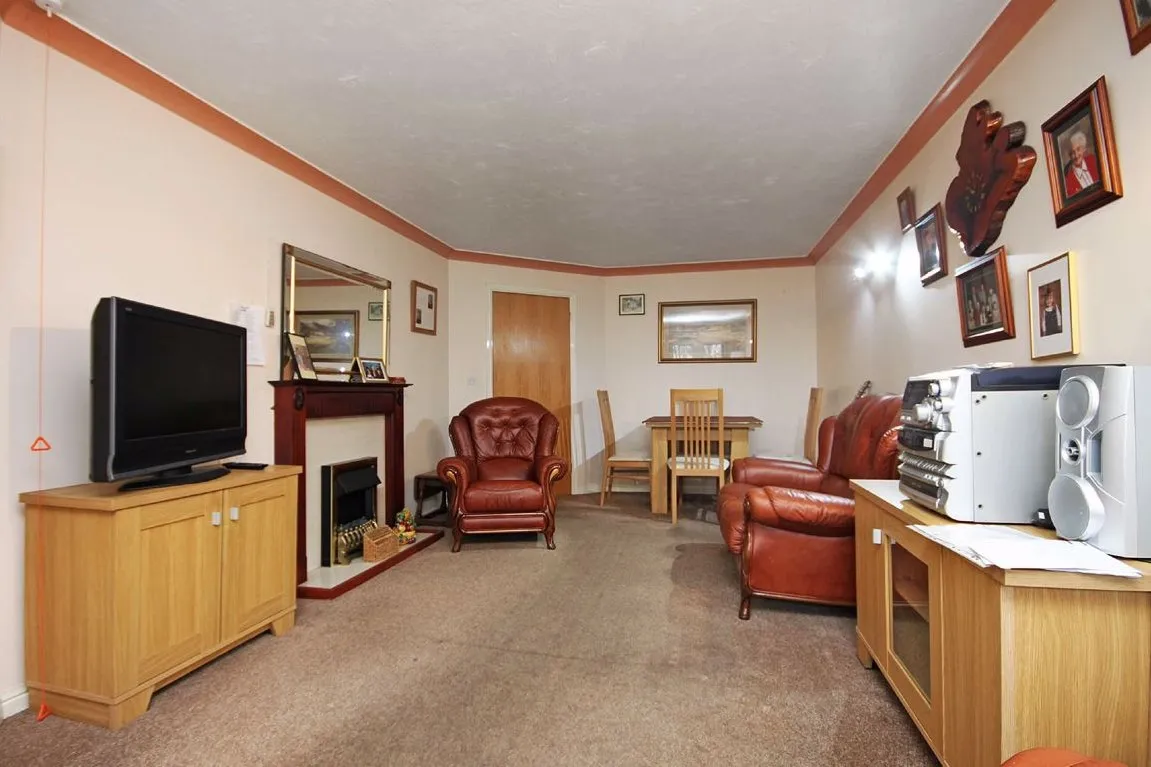 Mayfair Court, Timperley, Cheshire WA15 6UB, photo 8
