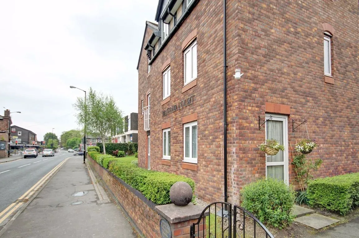 Mayfair Court, Timperley, Cheshire WA15 6UB, photo 13