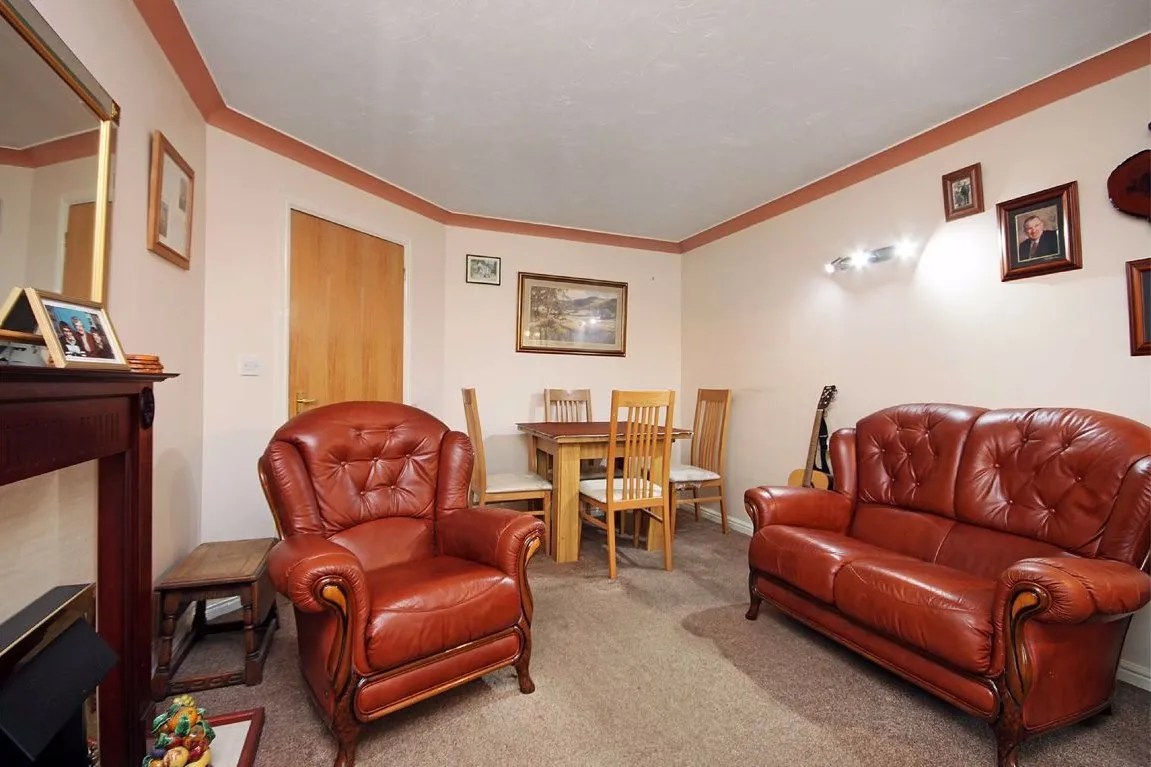 Mayfair Court, Timperley, Cheshire WA15 6UB, photo 15