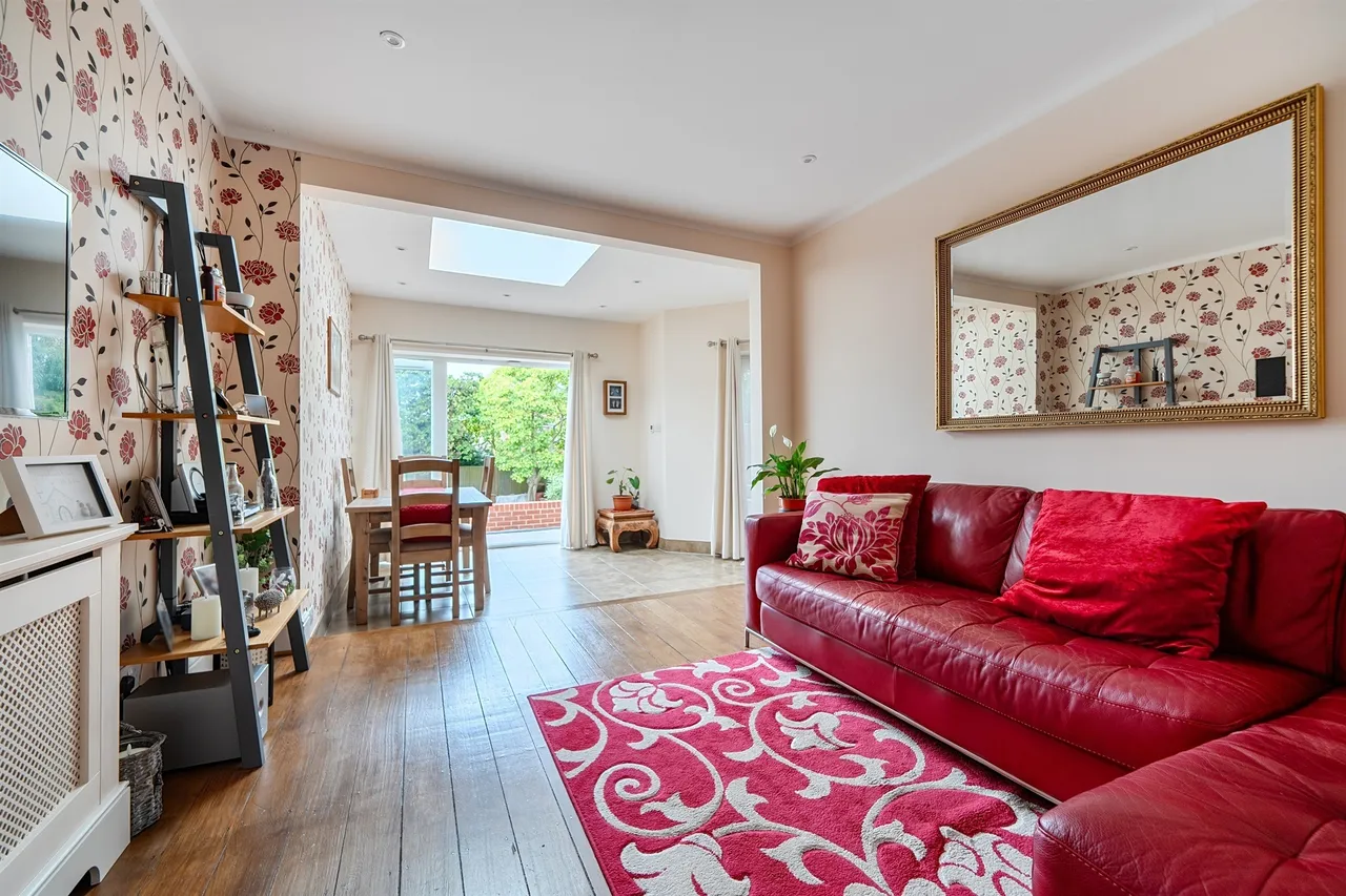 Lindal Crescent, Enfield, photo 3