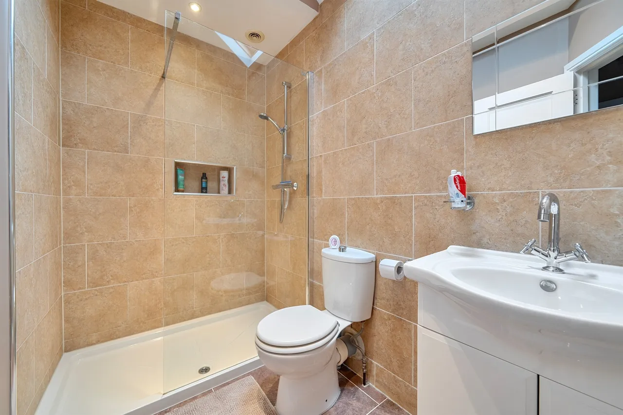 Lindal Crescent, Enfield, photo 8
