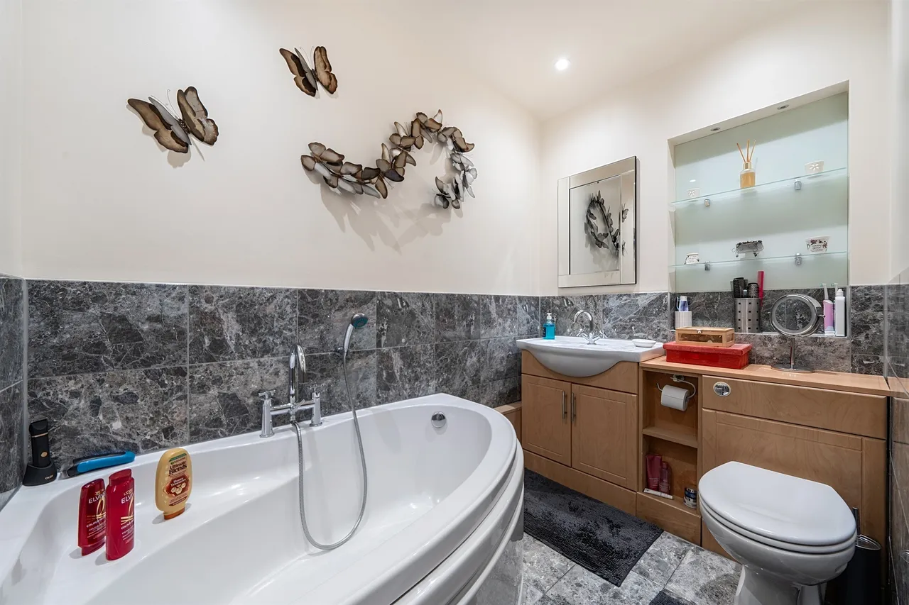 Lindal Crescent, Enfield, photo 11