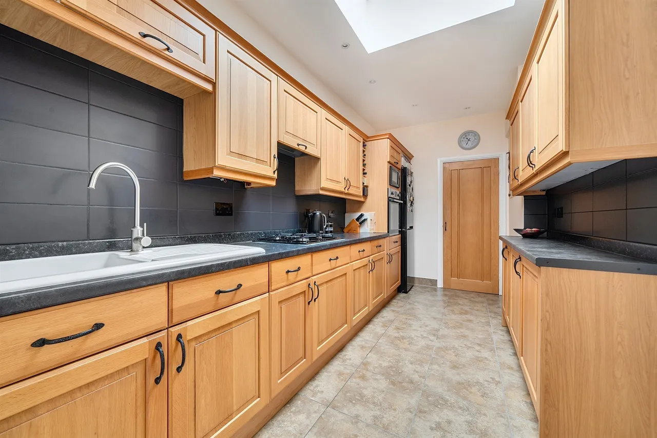 Lindal Crescent, Enfield, photo 5