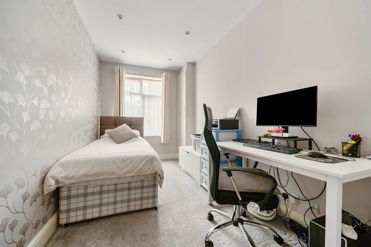 Lindal Crescent, Enfield, photo 10