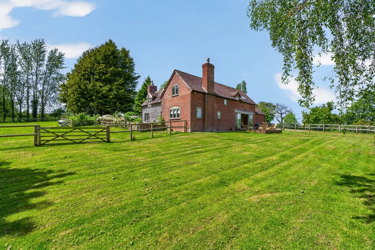 4 bed equestrian facility for sale, Sutton, Tenbury Wells, WR15