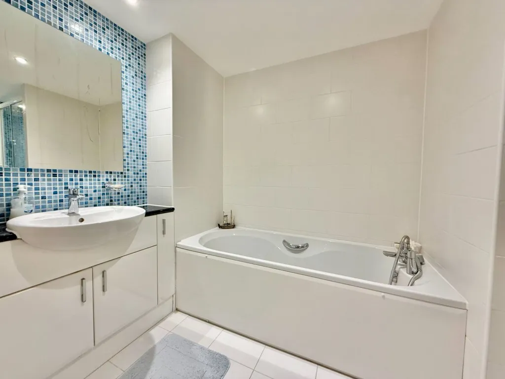 Wetherby ~ Riverside, The Rotunda, LS22, photo 12