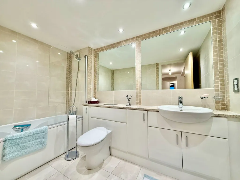 Wetherby ~ Riverside, The Rotunda, LS22, photo 10