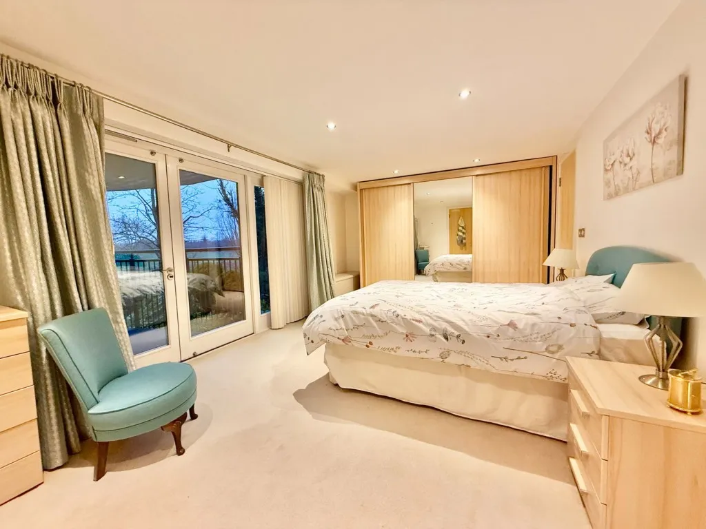 Wetherby ~ Riverside, The Rotunda, LS22, photo 14