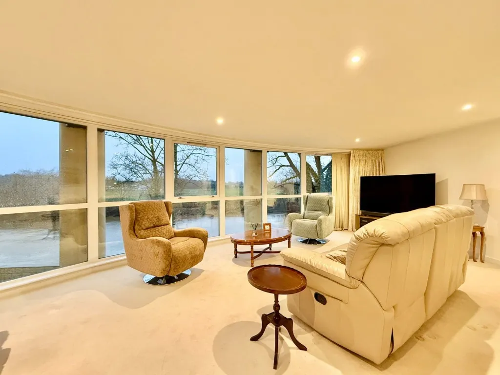Wetherby ~ Riverside, The Rotunda, LS22, photo 9