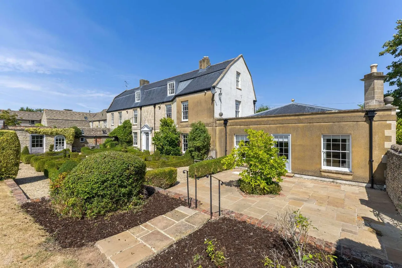 Evesham Road, Greet, GL54, photo 17