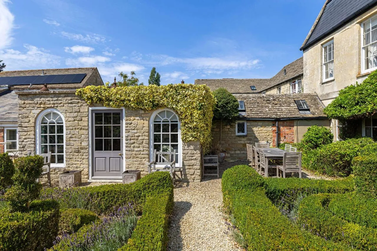 Evesham Road, Greet, GL54, photo 14