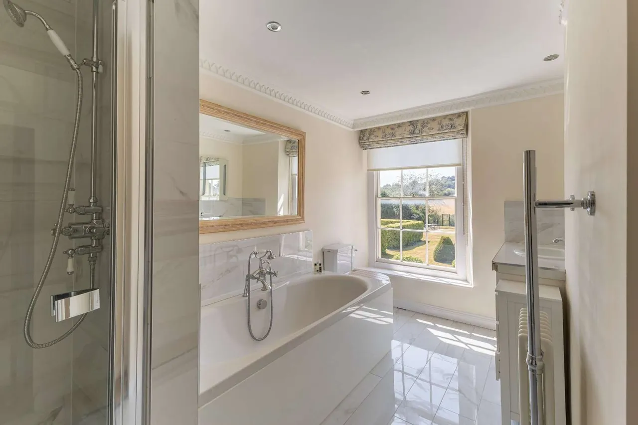 Evesham Road, Greet, GL54, photo 13
