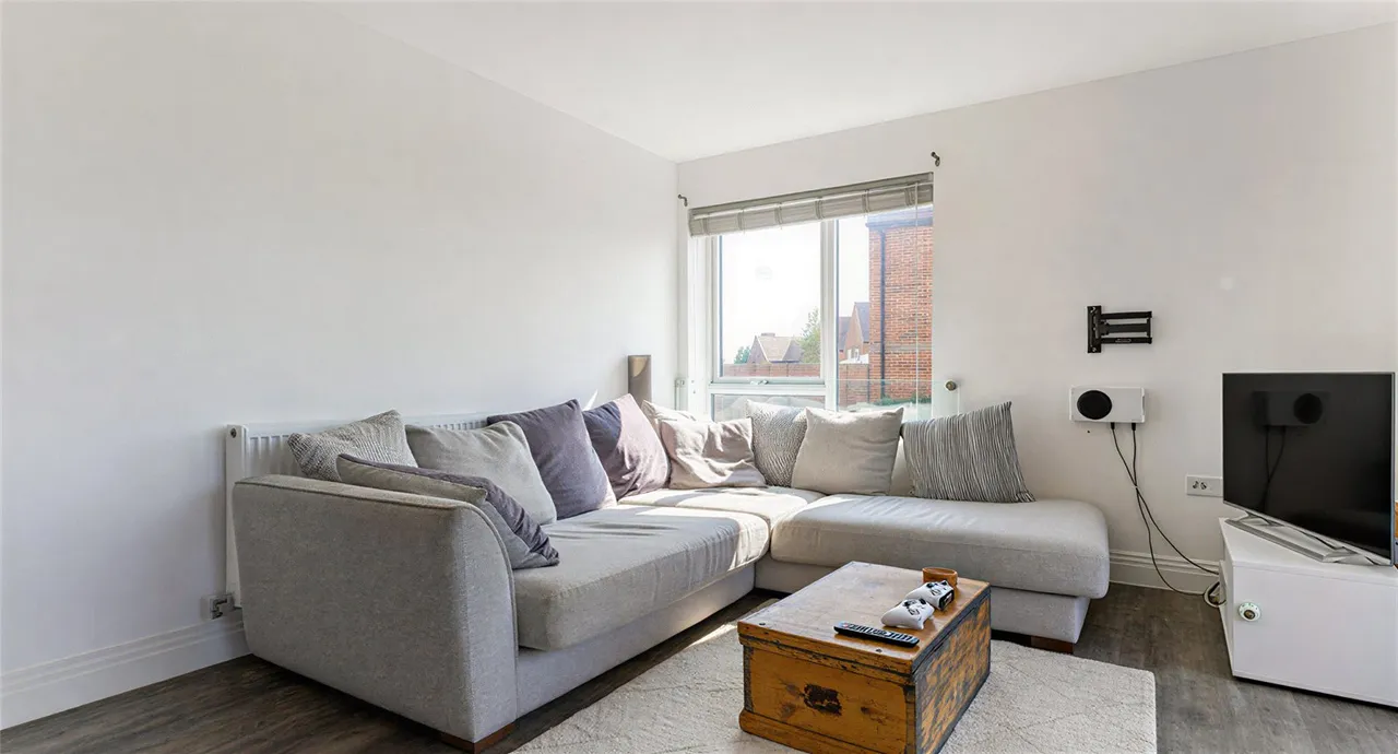 Rosa Close, Godalming, GU7, photo 9