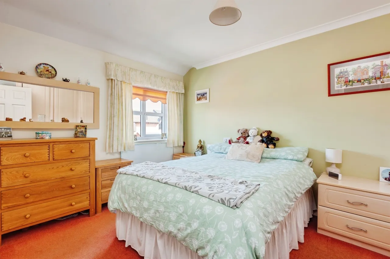 Cobal Court, Frodsham, WA6, photo 13