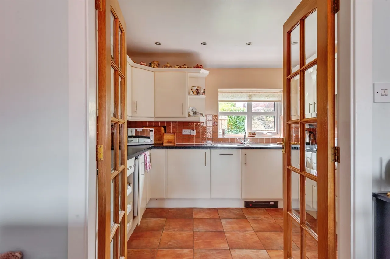 Cobal Court, Frodsham, WA6, photo 4