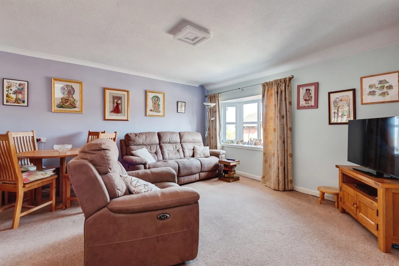 Cobal Court, Frodsham, WA6, photo 7