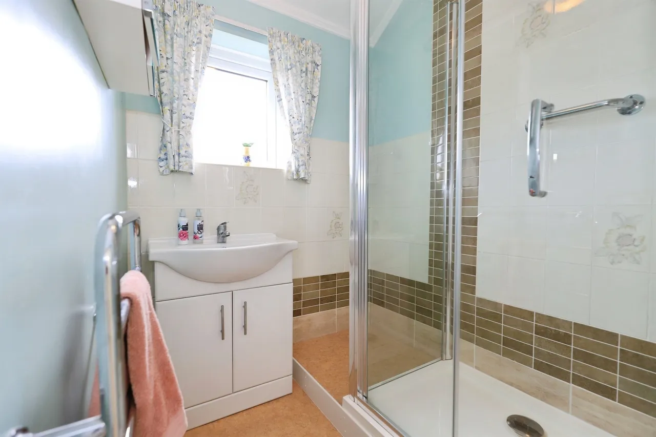 Cavendish Drive, Kidderminster, DY10, photo 13