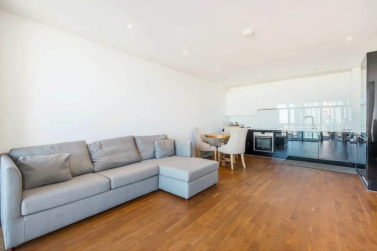 Discovery Tower, London, E16 1YH, photo 4